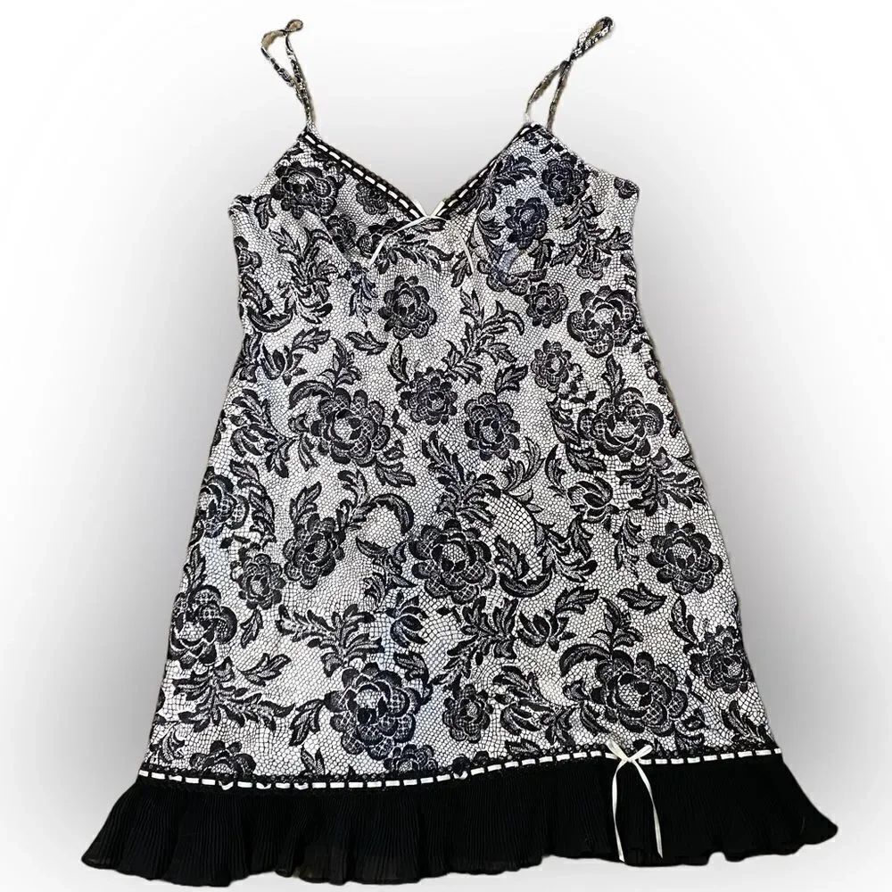 Gilligan & O’Malley Floral Lacey Chemise Lingerie Nightgown